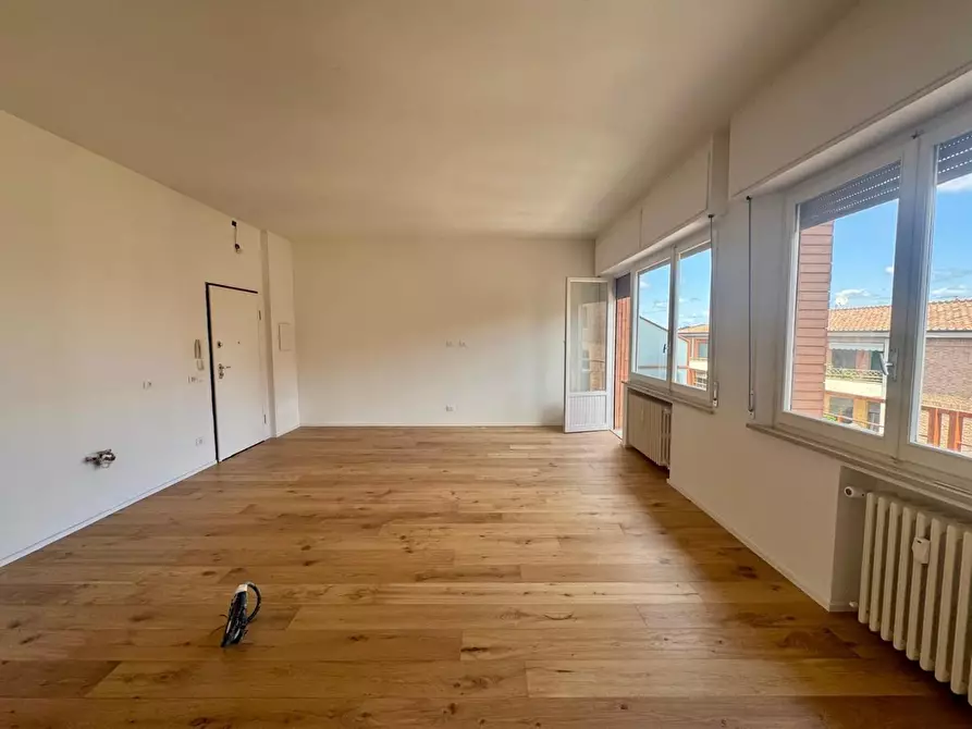 Immagine 4 di Appartamento in vendita  a Siena