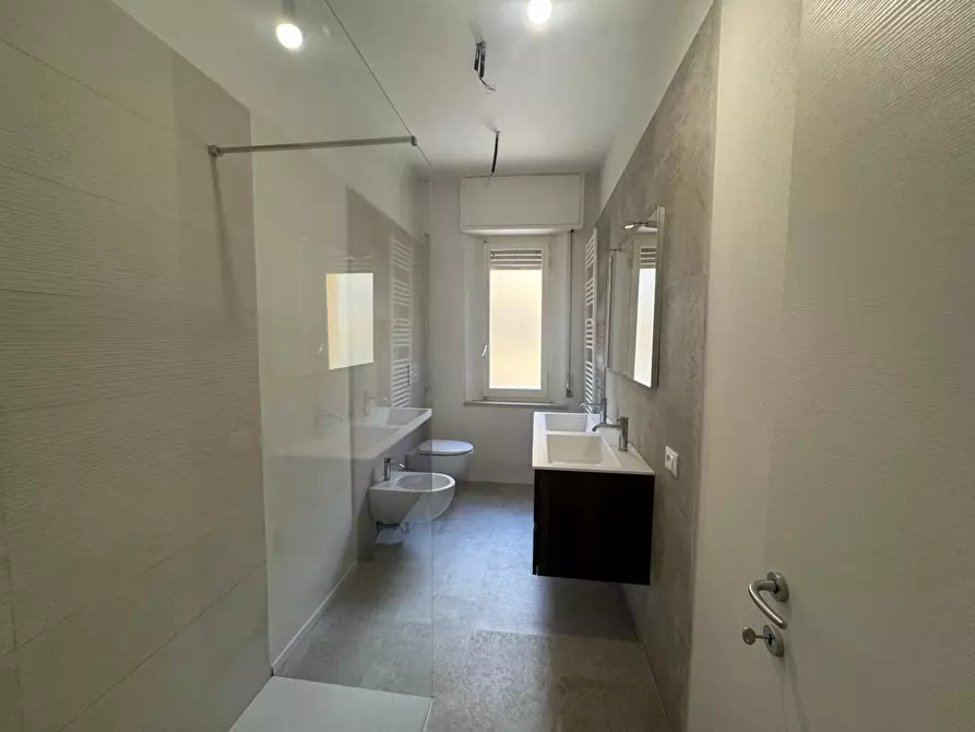 Immagine 19 di Appartamento in vendita  a Siena