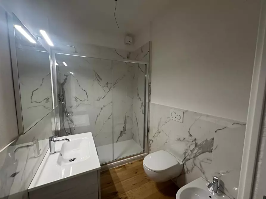 Immagine 14 di Appartamento in vendita  a Siena