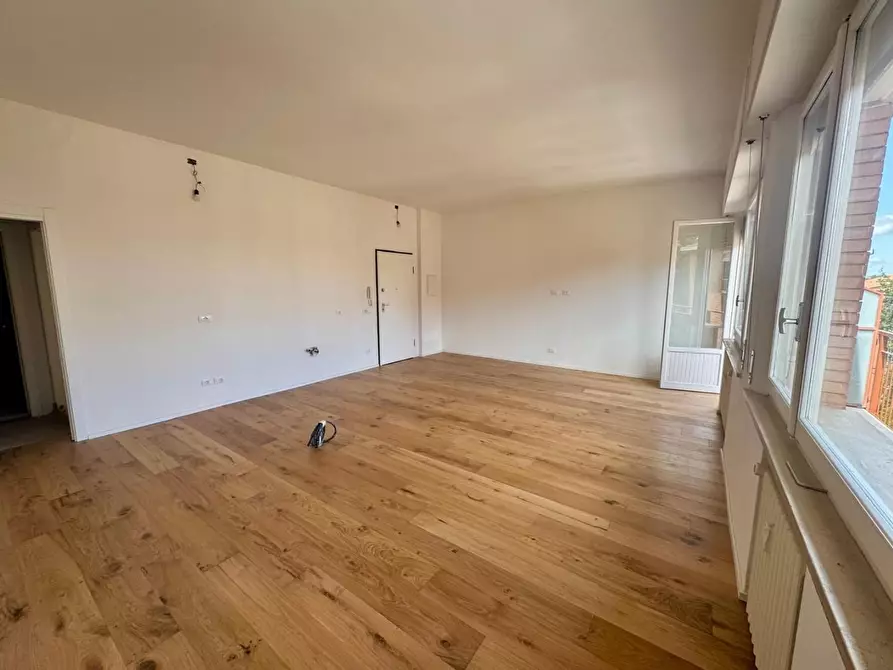 Immagine 11 di Appartamento in vendita  a Siena