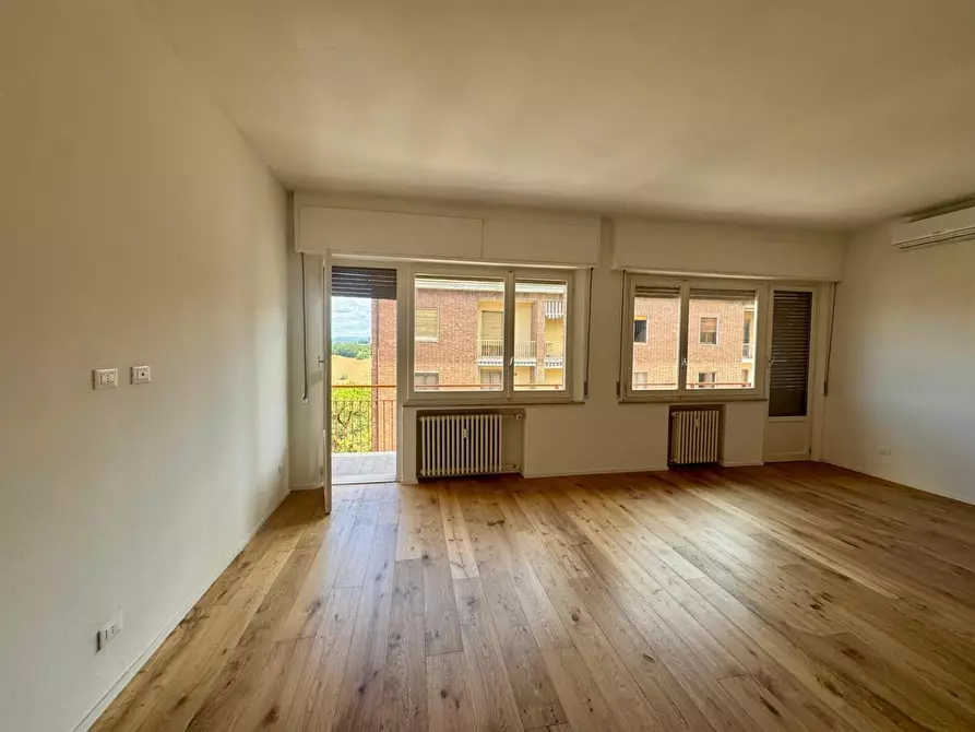 Immagine 10 di Appartamento in vendita  a Siena