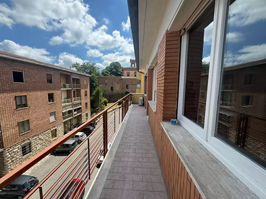 Immagine 9 di Appartamento in vendita  a Siena