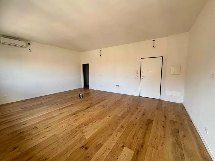 Immagine 8 di Appartamento in vendita  a Siena