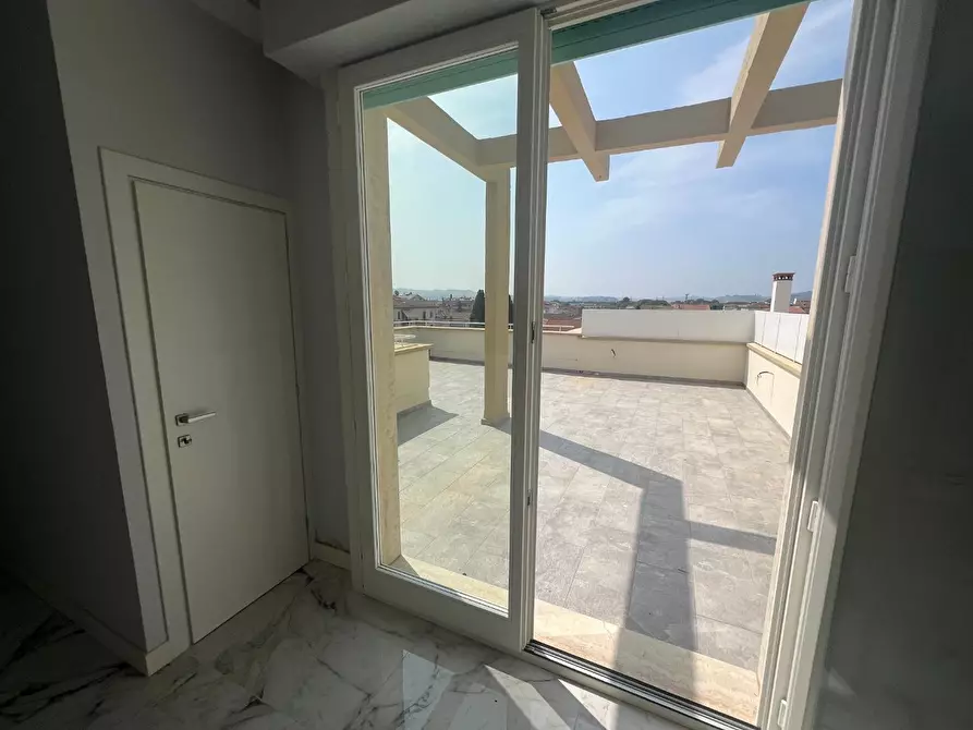 Immagine 5 di Mansarda in affitto  a Empoli