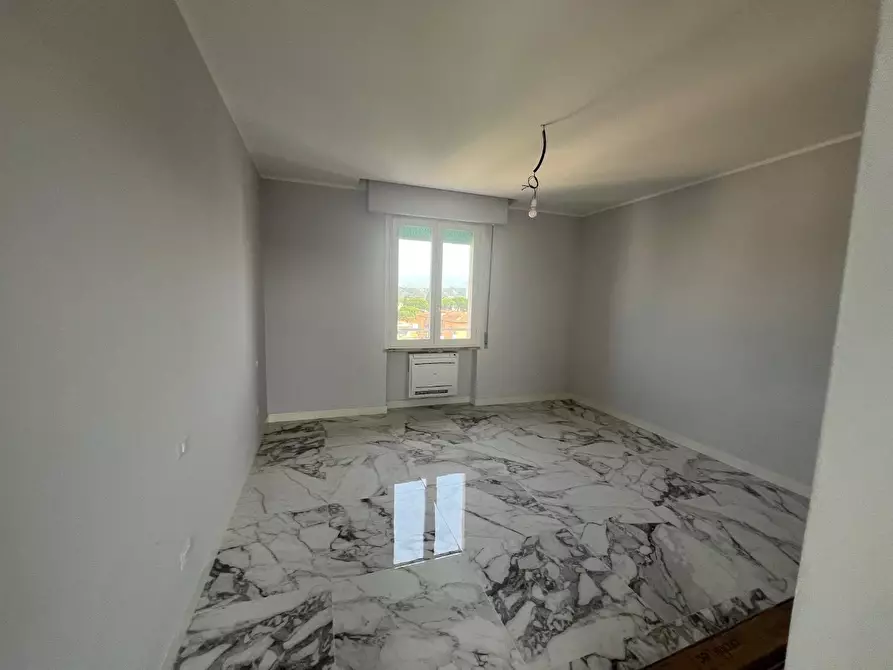 Immagine 16 di Mansarda in affitto  a Empoli