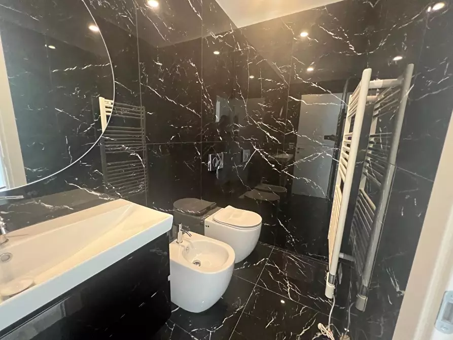 Immagine 10 di Mansarda in affitto  a Empoli