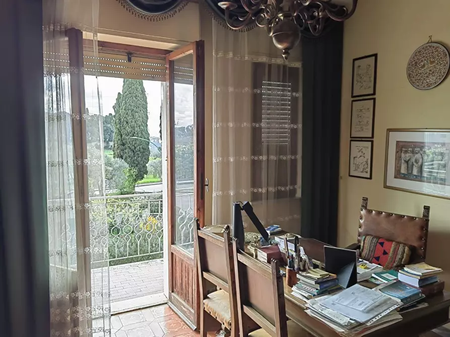 Immagine 11 di Appartamento in vendita  a Siena