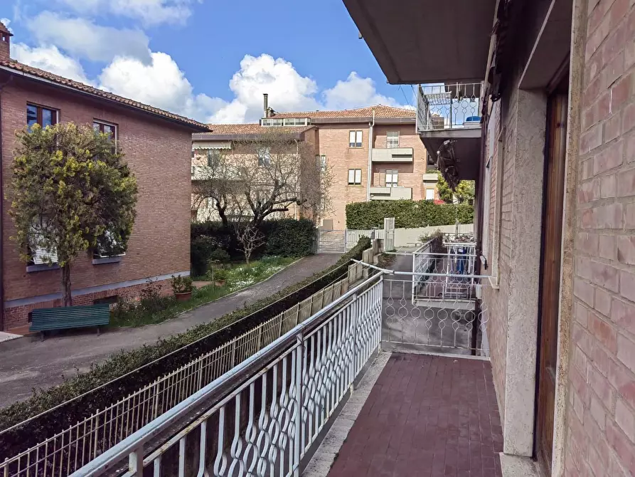 Immagine 21 di Appartamento in vendita  a Siena