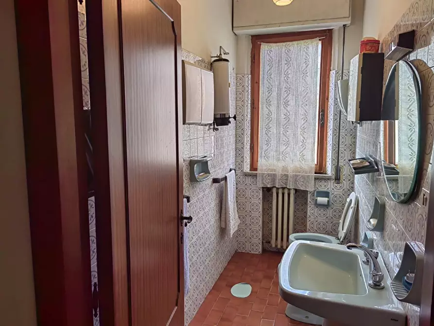 Immagine 39 di Appartamento in vendita  a Siena