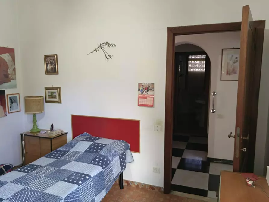 Immagine 5 di Appartamento in vendita  a Siena