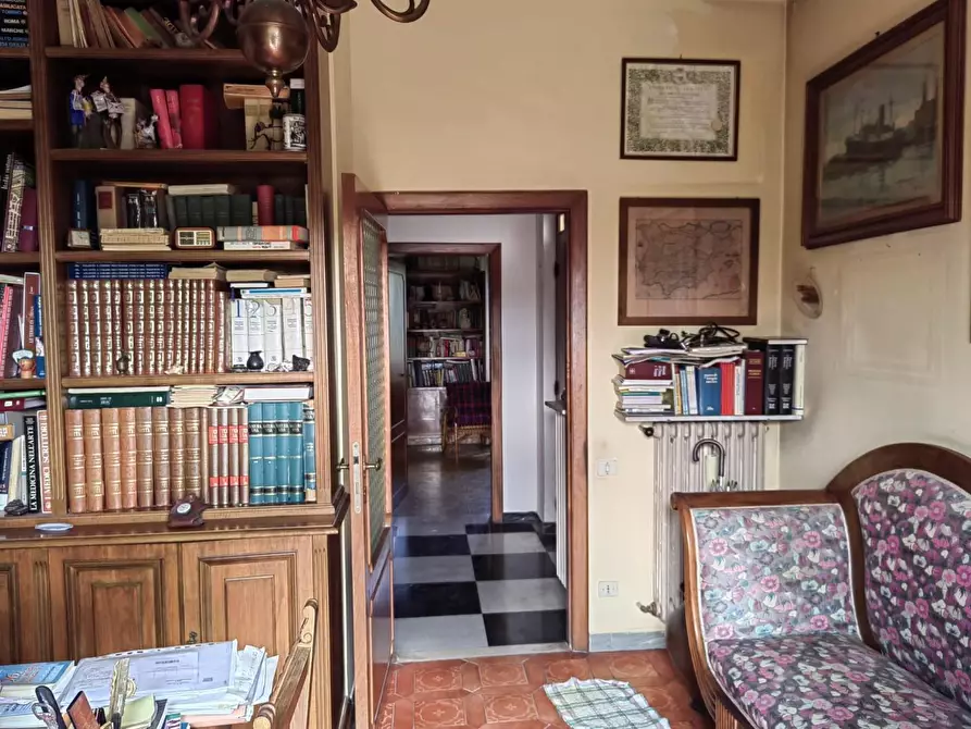 Immagine 42 di Appartamento in vendita  a Siena