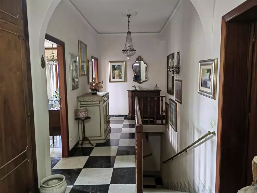 Immagine 4 di Appartamento in vendita  a Siena