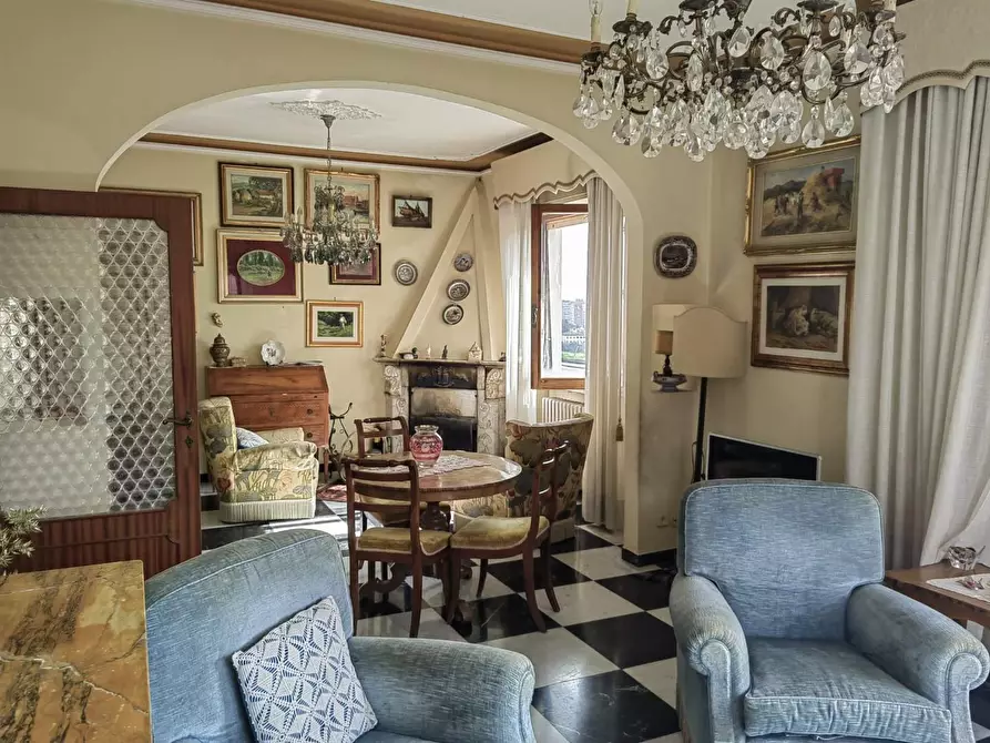 Immagine 1 di Appartamento in vendita  a Siena