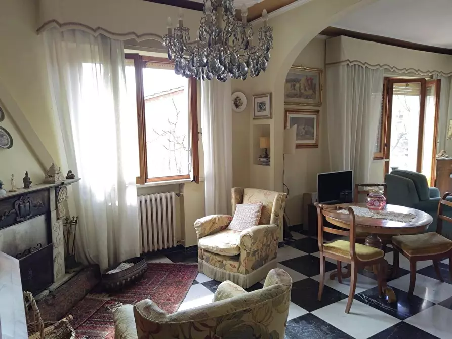 Immagine 20 di Appartamento in vendita  a Siena