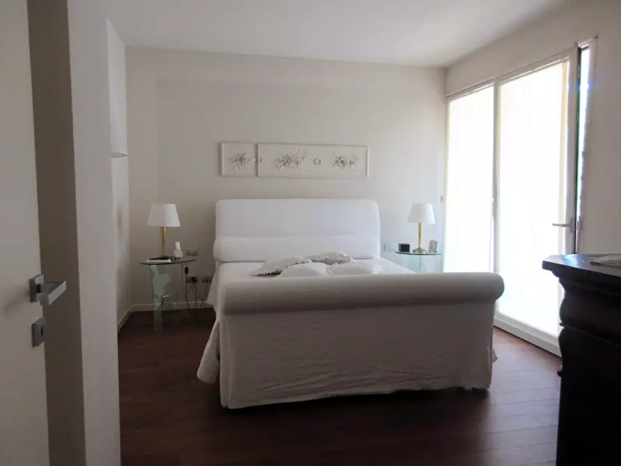 Immagine 9 di Villa in vendita  a Capraia E Limite