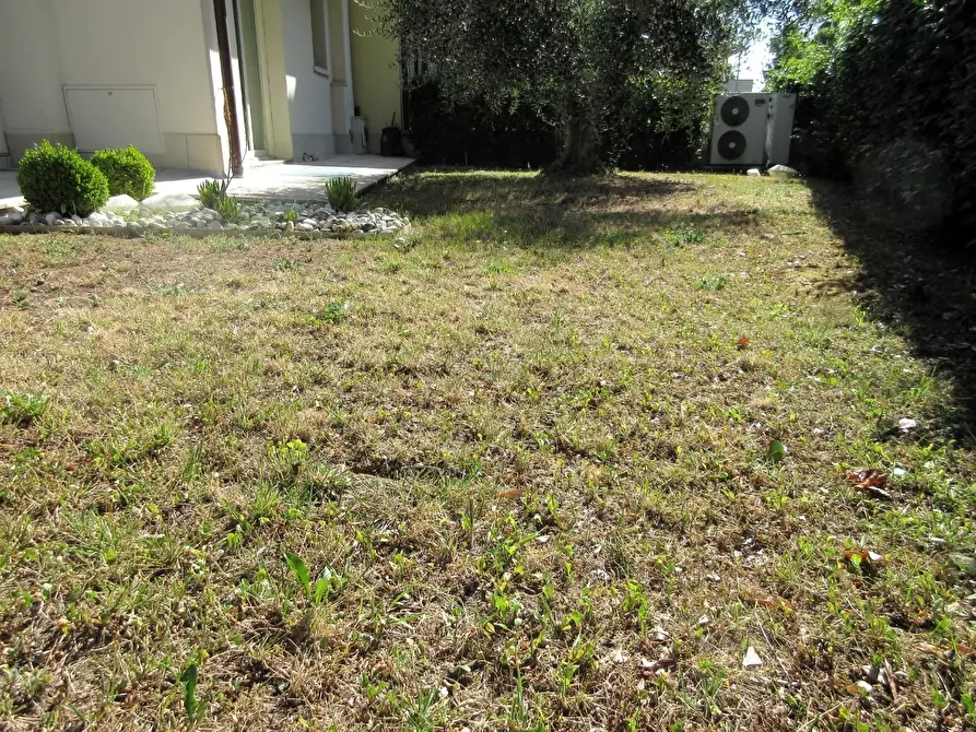 Immagine 22 di Villa in vendita  a Capraia E Limite