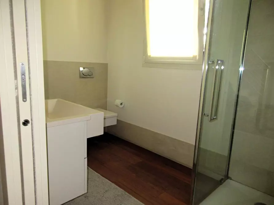 Immagine 15 di Villa in vendita  a Capraia E Limite