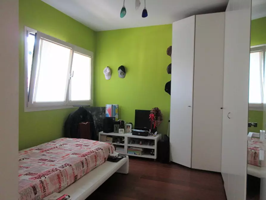 Immagine 10 di Villa in vendita  a Capraia E Limite