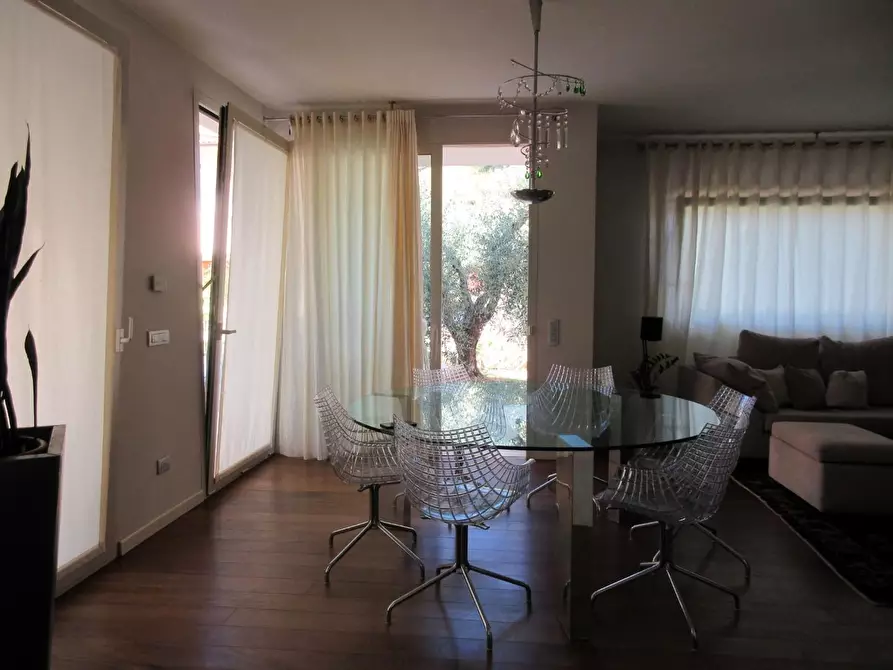 Immagine 4 di Villa in vendita  a Capraia E Limite