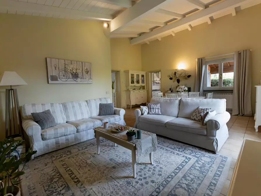 Immagine 34 di Villa in vendita  a Viareggio