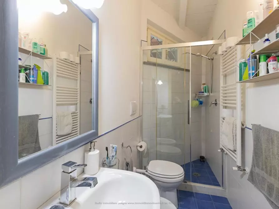 Immagine 78 di Villa in vendita  a Viareggio