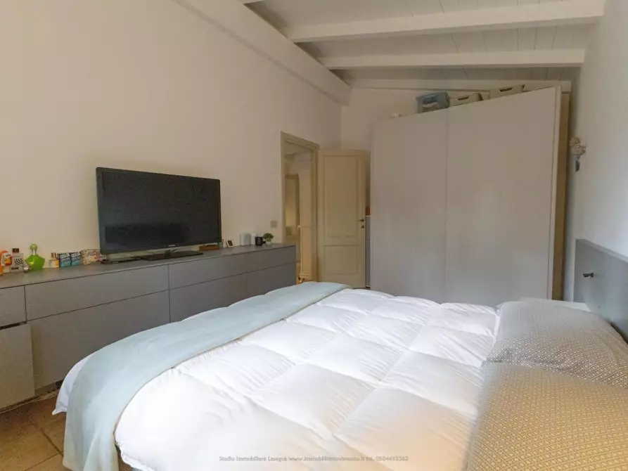 Immagine 62 di Villa in vendita  a Viareggio