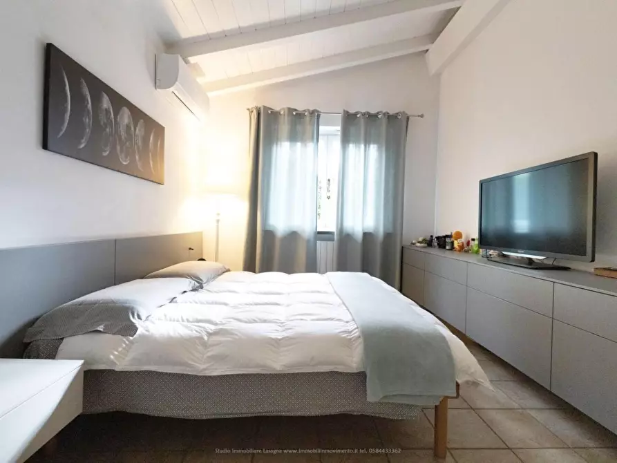 Immagine 63 di Villa in vendita  a Viareggio