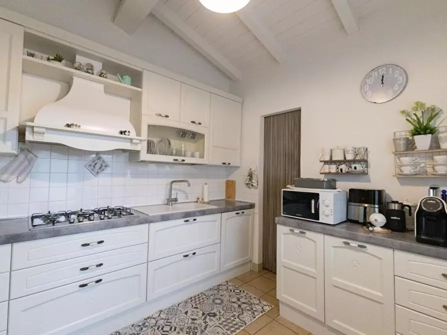 Immagine 43 di Villa in vendita  a Viareggio