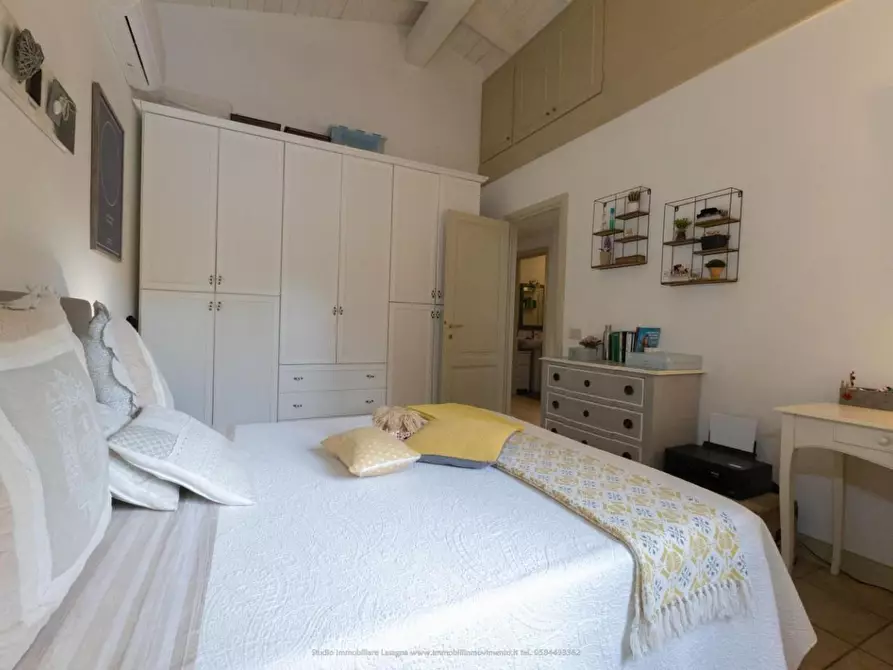 Immagine 56 di Villa in vendita  a Viareggio