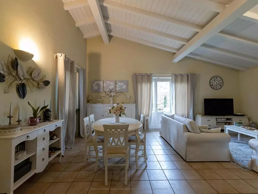 Immagine 27 di Villa in vendita  a Viareggio