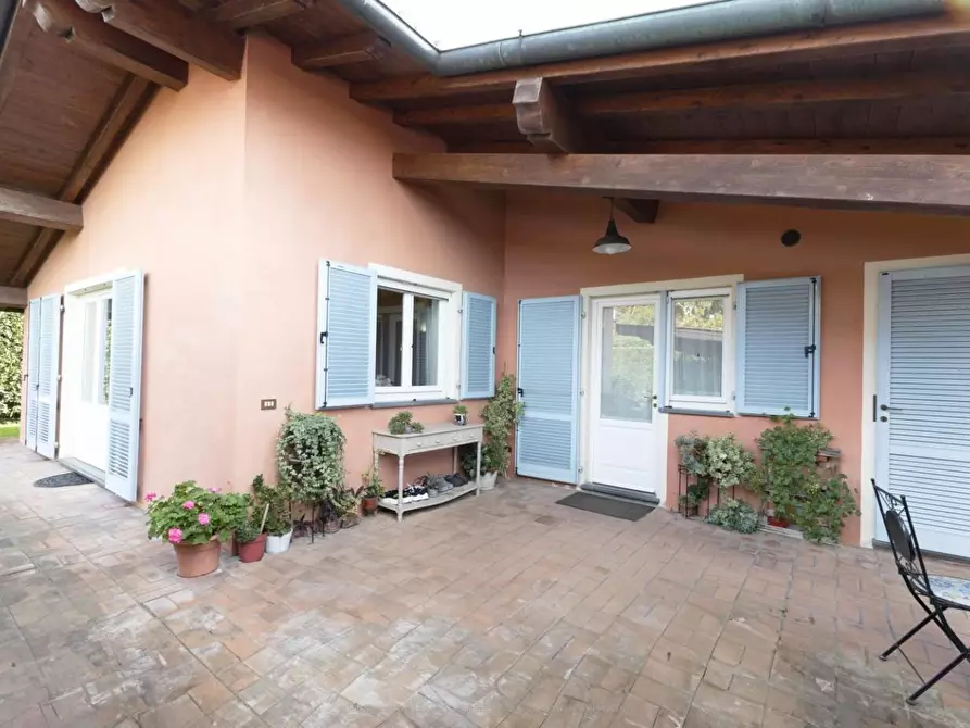 Immagine 19 di Villa in vendita  a Viareggio