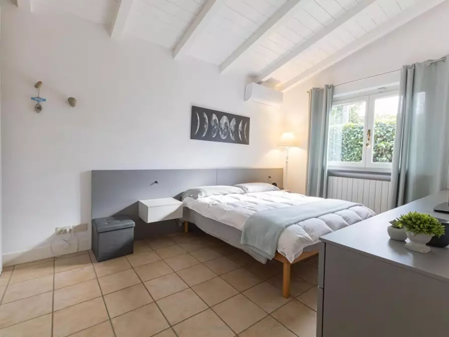 Immagine 60 di Villa in vendita  a Viareggio