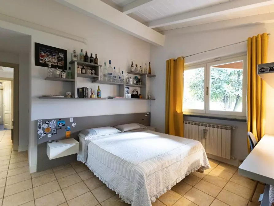 Immagine 68 di Villa in vendita  a Viareggio