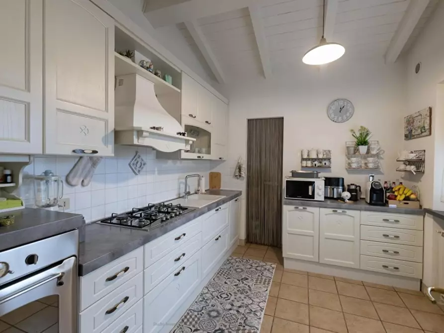 Immagine 42 di Villa in vendita  a Viareggio