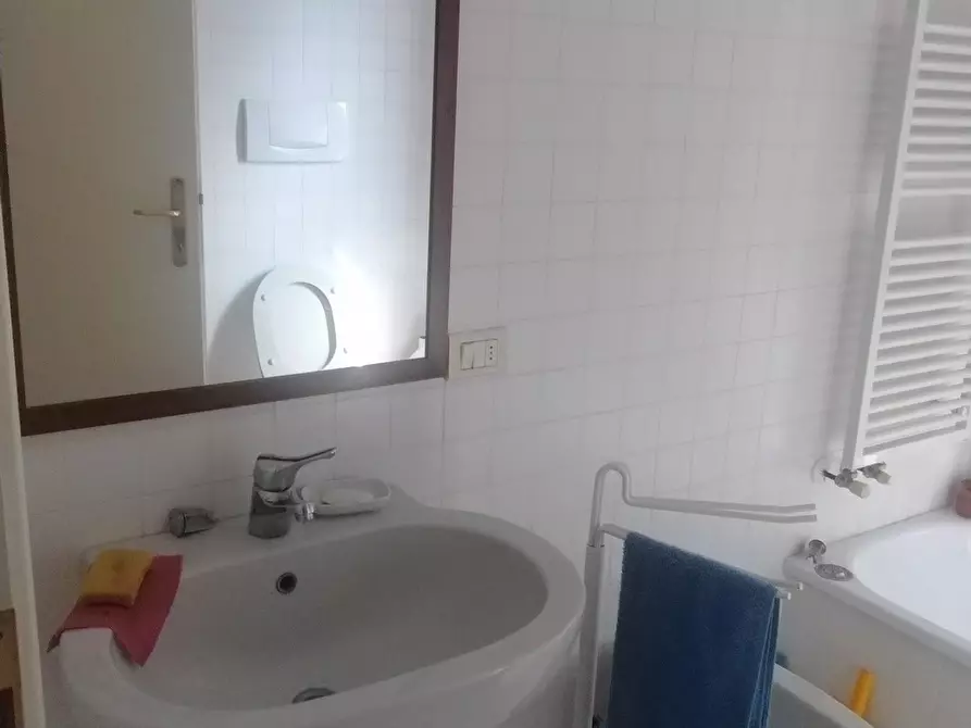 Immagine 14 di Appartamento in vendita  a Massa