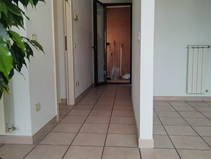 Immagine 3 di Appartamento in vendita  a Massa