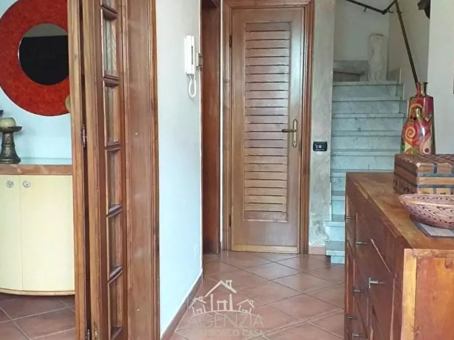 Immagine 2 di Villetta a schiera in vendita  a Viareggio