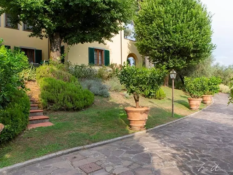 Immagine 16 di Villa in vendita  a Lucca