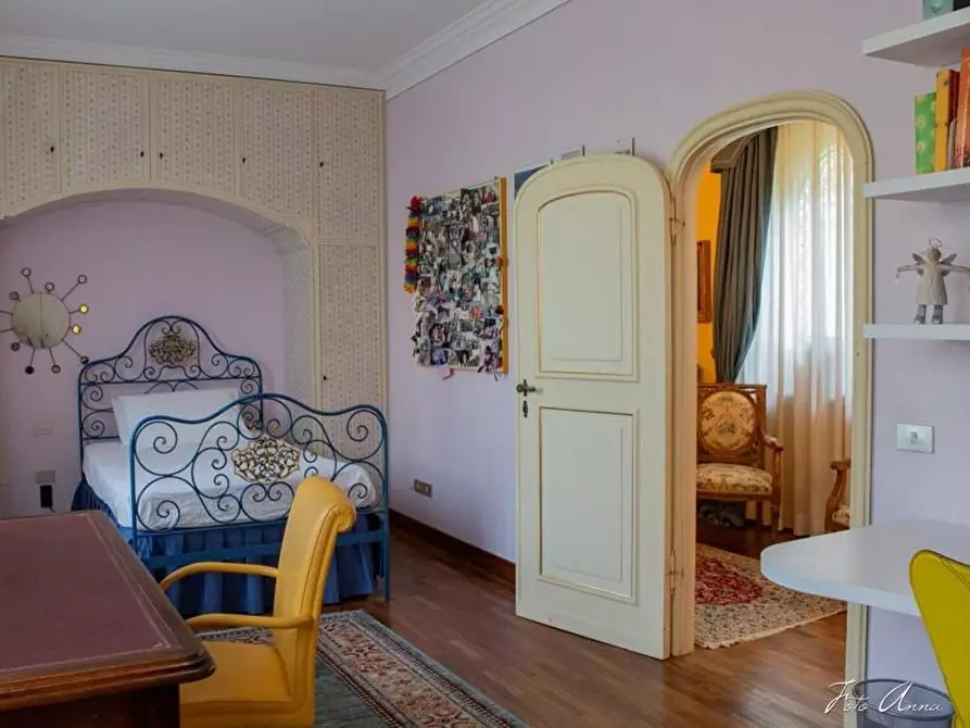 Immagine 40 di Villa in vendita  a Lucca