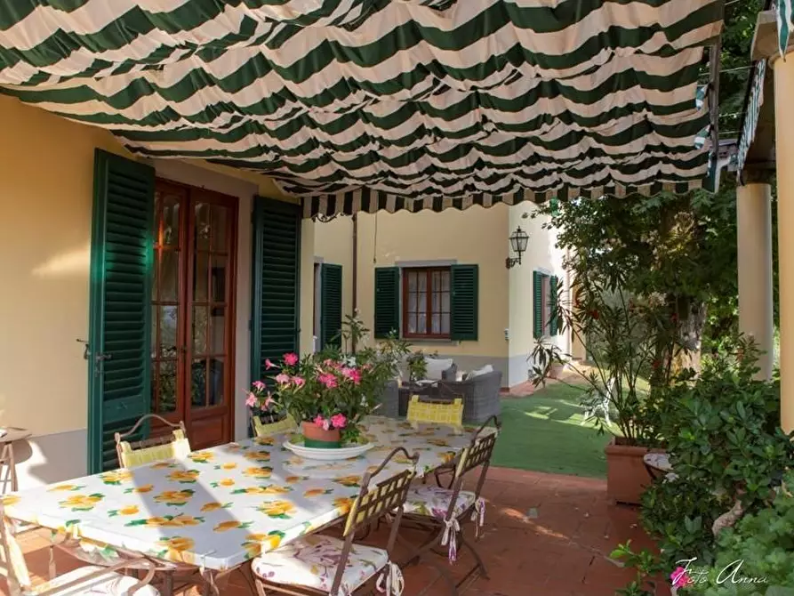 Immagine 24 di Villa in vendita  a Lucca