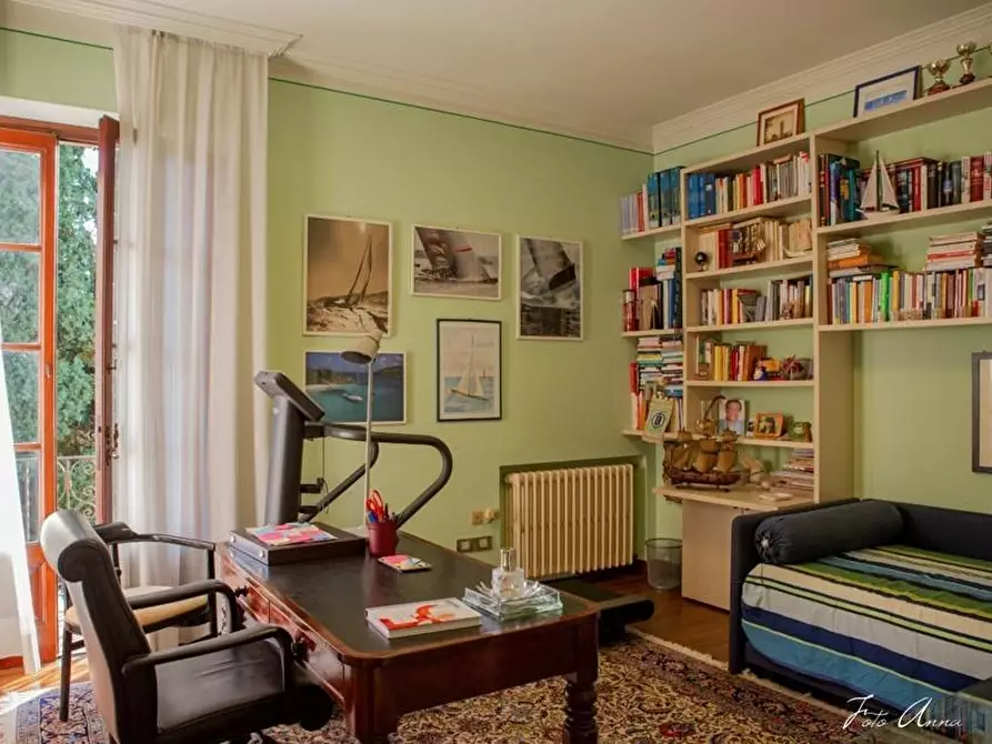 Immagine 44 di Villa in vendita  a Lucca