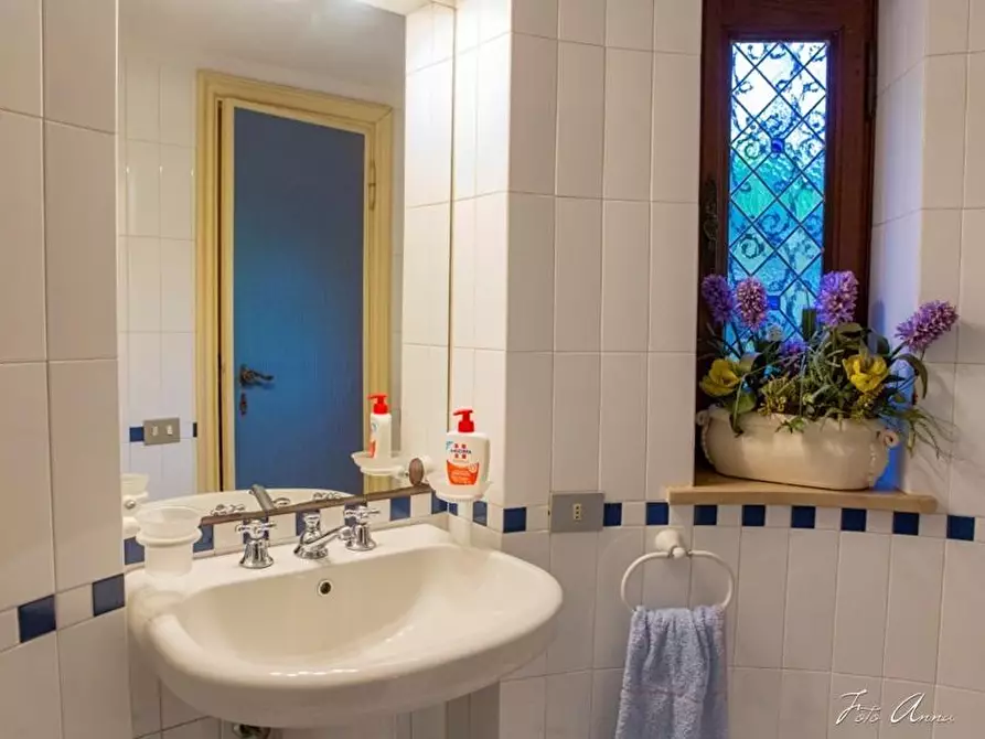 Immagine 32 di Villa in vendita  a Lucca