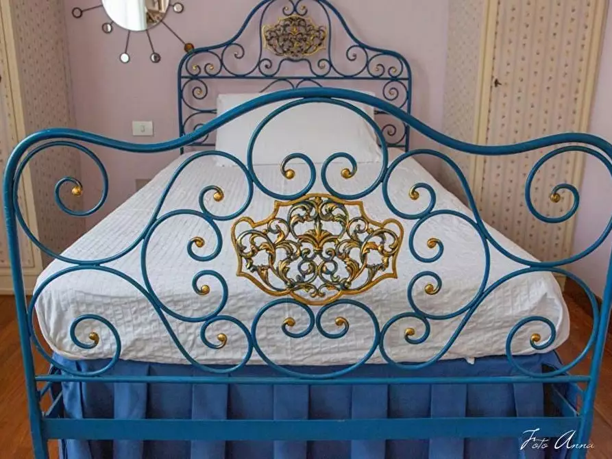 Immagine 39 di Villa in vendita  a Lucca