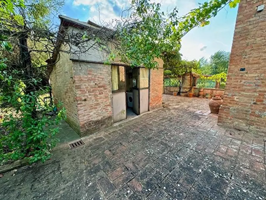 Immagine 19 di Appartamento in vendita  a Siena