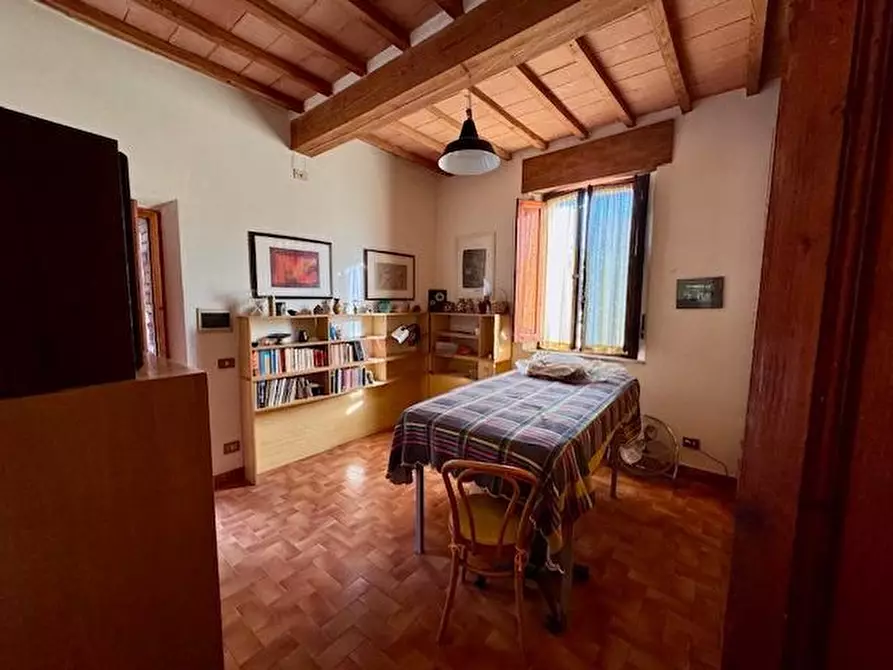 Immagine 5 di Appartamento in vendita  a Siena