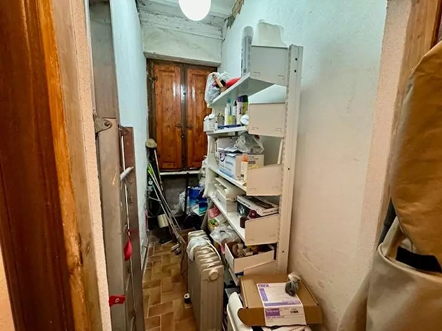Immagine 11 di Appartamento in vendita  a Siena