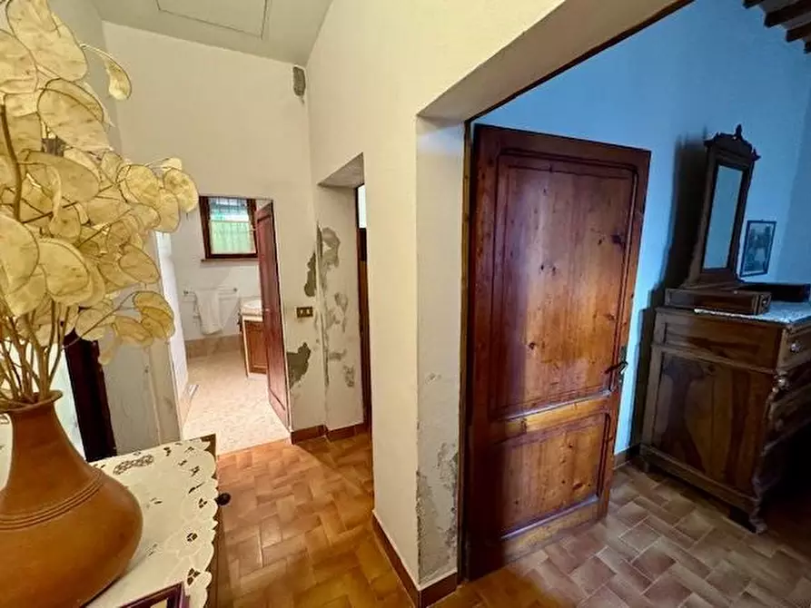 Immagine 12 di Appartamento in vendita  a Siena