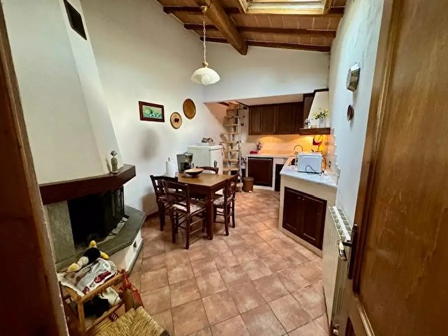 Immagine 15 di Appartamento in vendita  a Siena