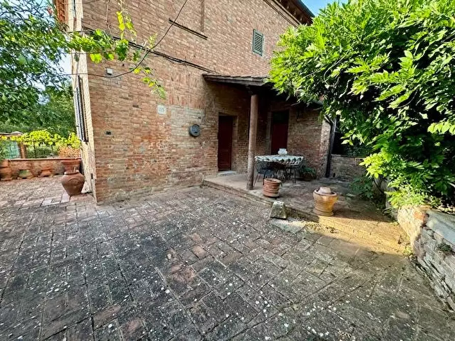 Immagine 18 di Appartamento in vendita  a Siena