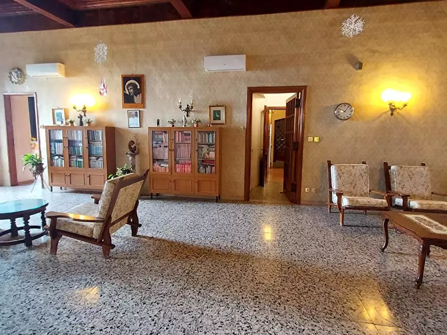 Immagine 41 di Villa in vendita  a Milano